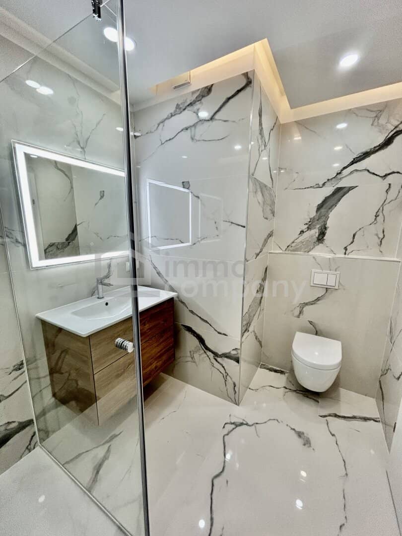 Exclusive first occupancy apartment in a quiet location, 124.8m², 4 rooms, loggia, underground garage and parking spaces, only €1,050,000.00