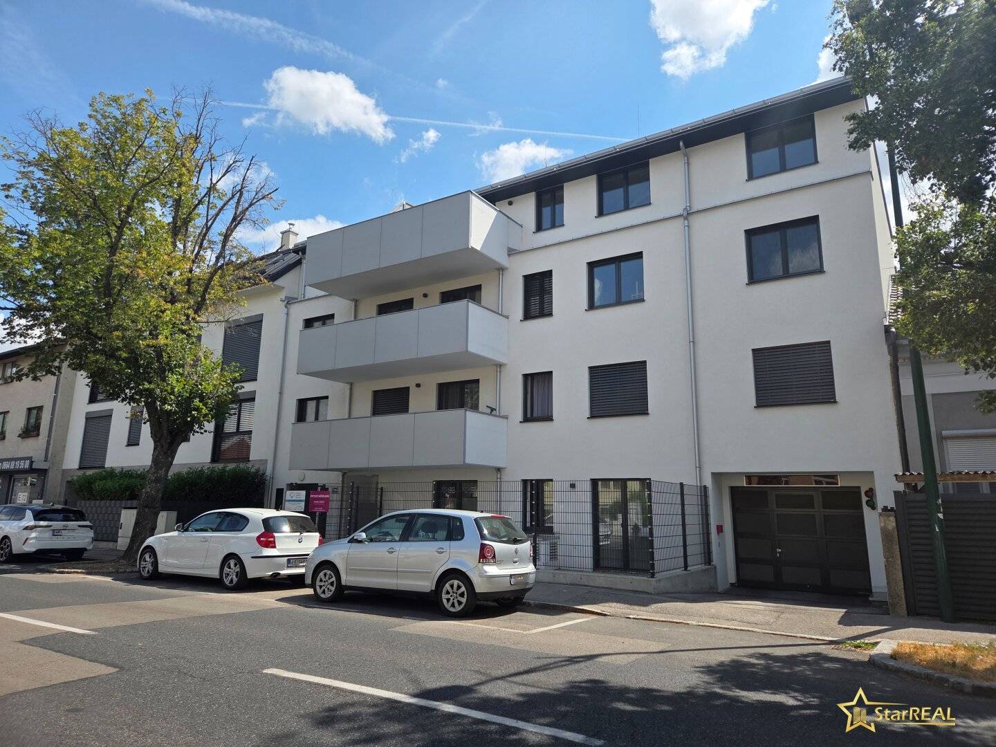 PREIS REDUZIERT! € 30.000 GESCHENKT! KLIMATISIERTER, STILVOLLER 4-ZIMMER-ERSTBEZUG. NÄHE ZENTRUM MÖDLING - BALKON, 2 BÄDER &amp; TIEFGARAGE OPTIONAL.