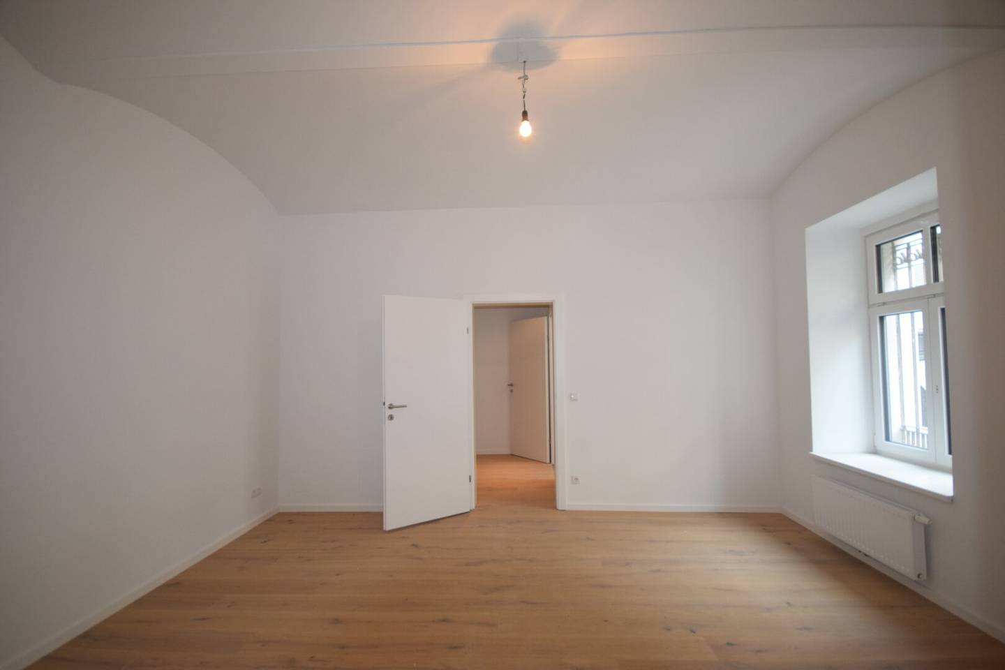 STADTQUARTIER WEST - Neu renoviertes 2 Zimmer Atelier