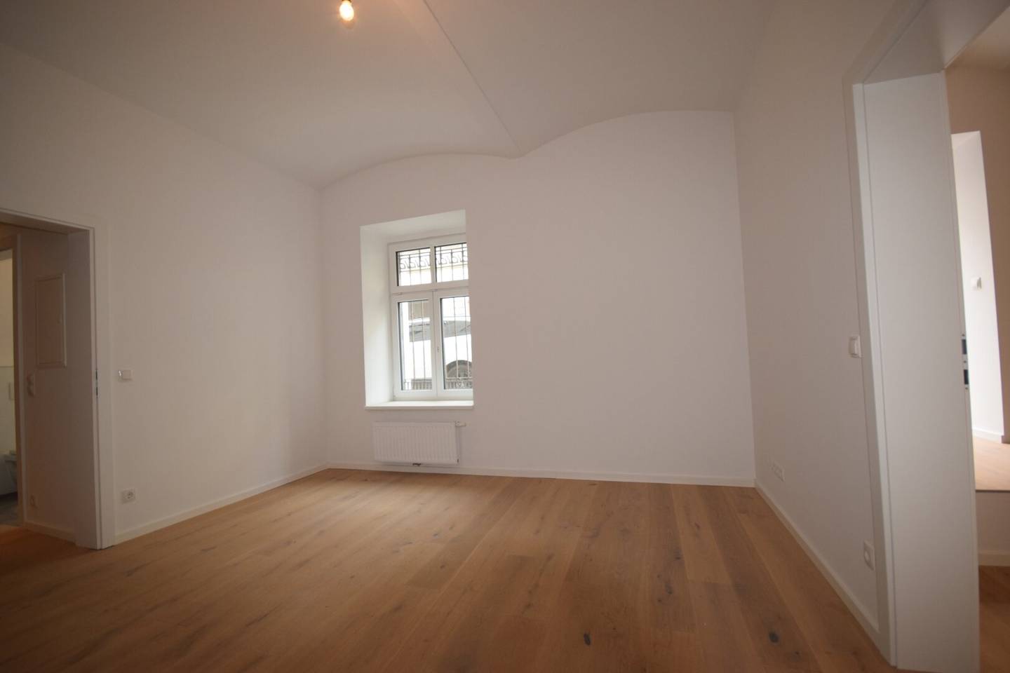 STADTQUARTIER WEST - Neu renoviertes 2 Zimmer Atelier