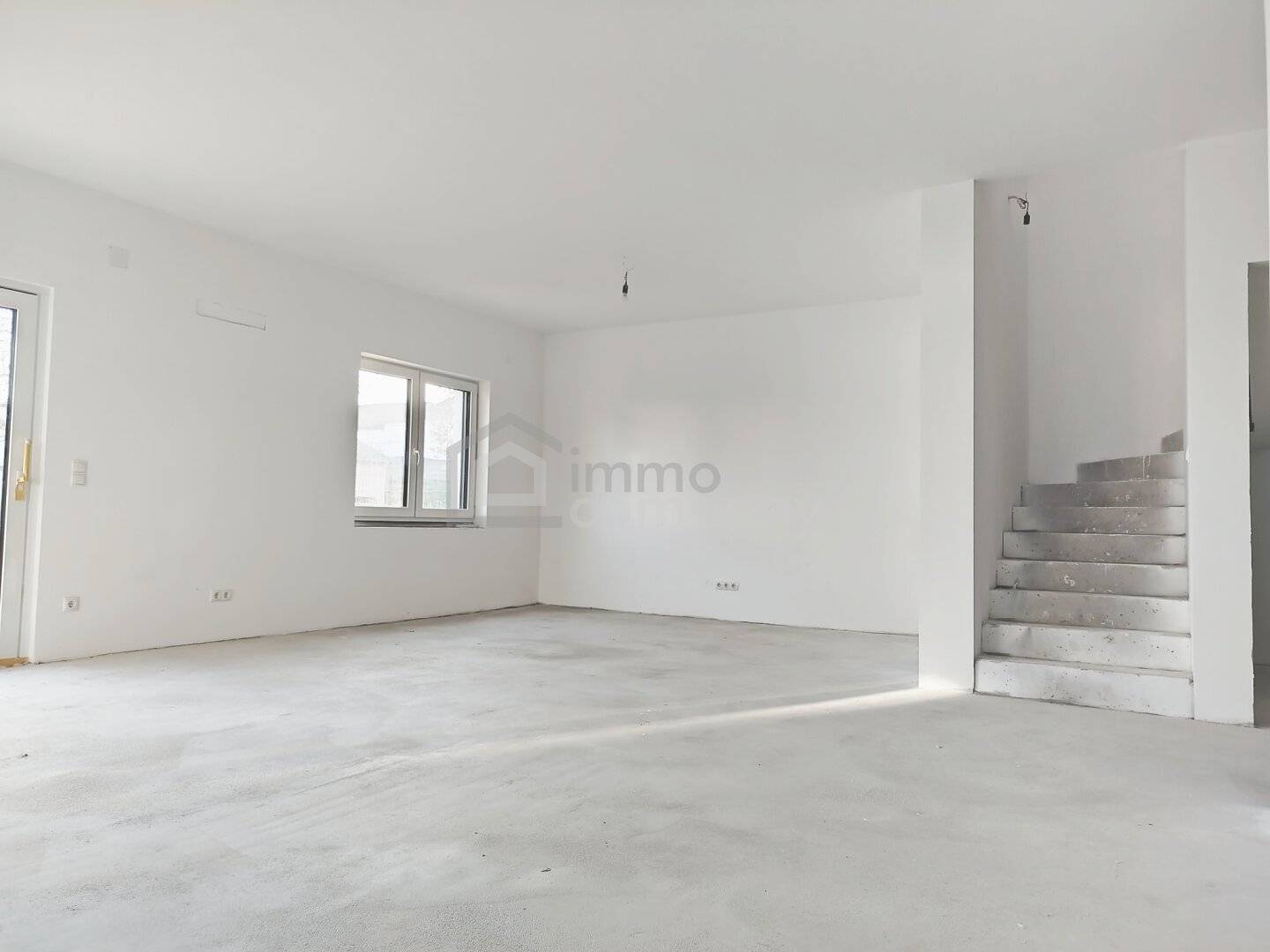 Sigleß: Neubau-Doppelhaushälfte, 159 m², Fußbodenheizung & Carport
