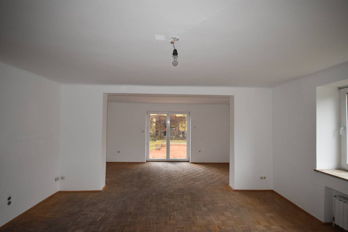 AIGEN Older property in need of renovation in prime location