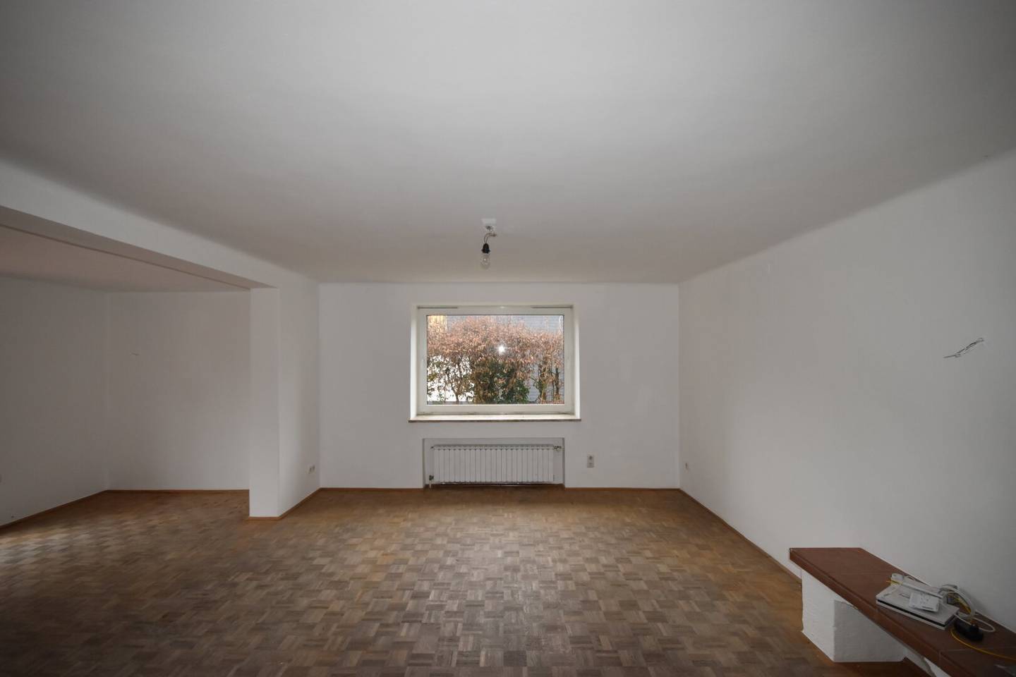 AIGEN Older property in need of renovation in prime location