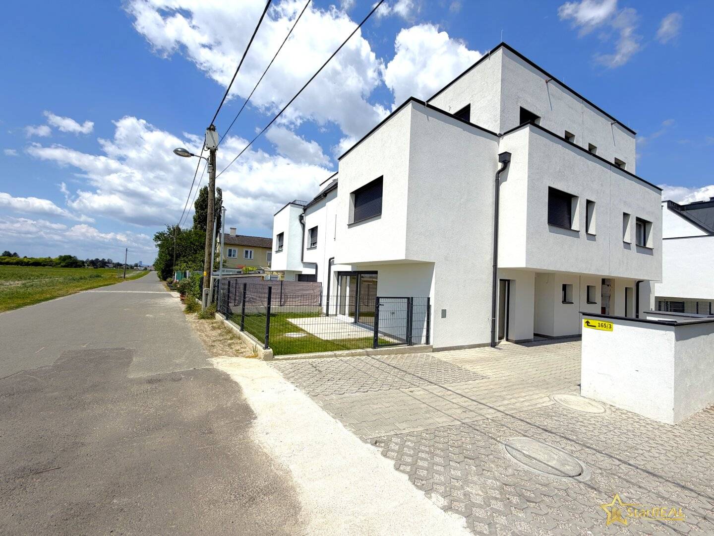 AB SOFORT PREIS REDUZIERT! SCHLÜSSELFERTIGES ZIEGELHAUS! 3 BADEZIMMER-5 ZIMMER. PREMIUM-AUSSTATTUNG.