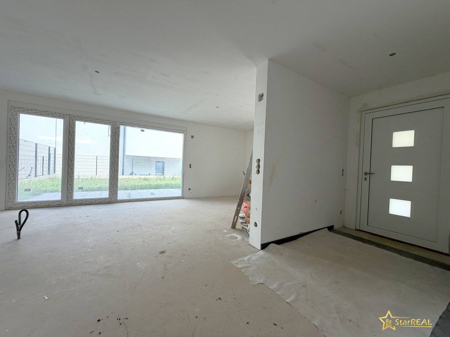 AB SOFORT PREIS REDUZIERT! SCHLÜSSELFERTIGES ZIEGELHAUS! 3 BADEZIMMER-5 ZIMMER. PREMIUM-AUSSTATTUNG.