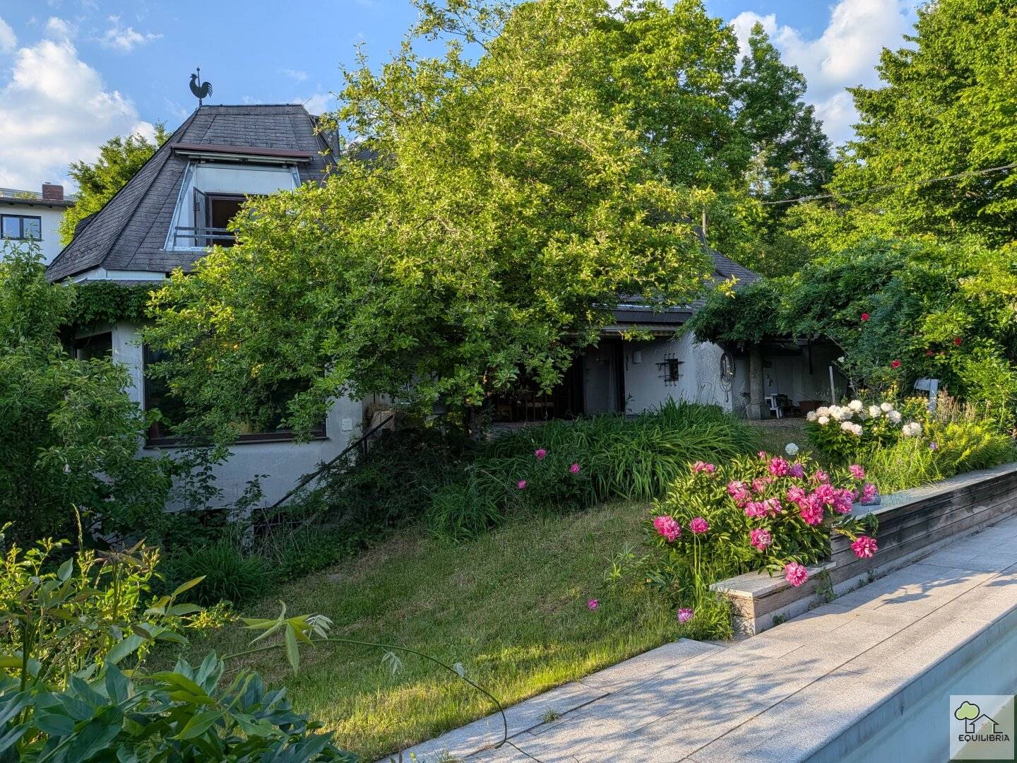 TRAUMLAGE PÖSTLINGBERG - Mitten im Grünen mit Fernblick und doch zentral - Villa mit Charakter &amp; Charme