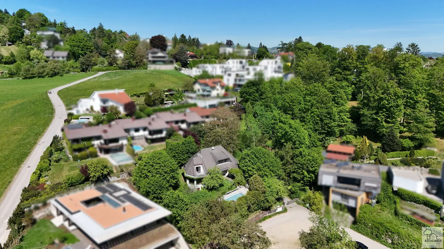 Dream location Pöstlingberg - Amid greenery with distant view and yet central - Villa with character and charm