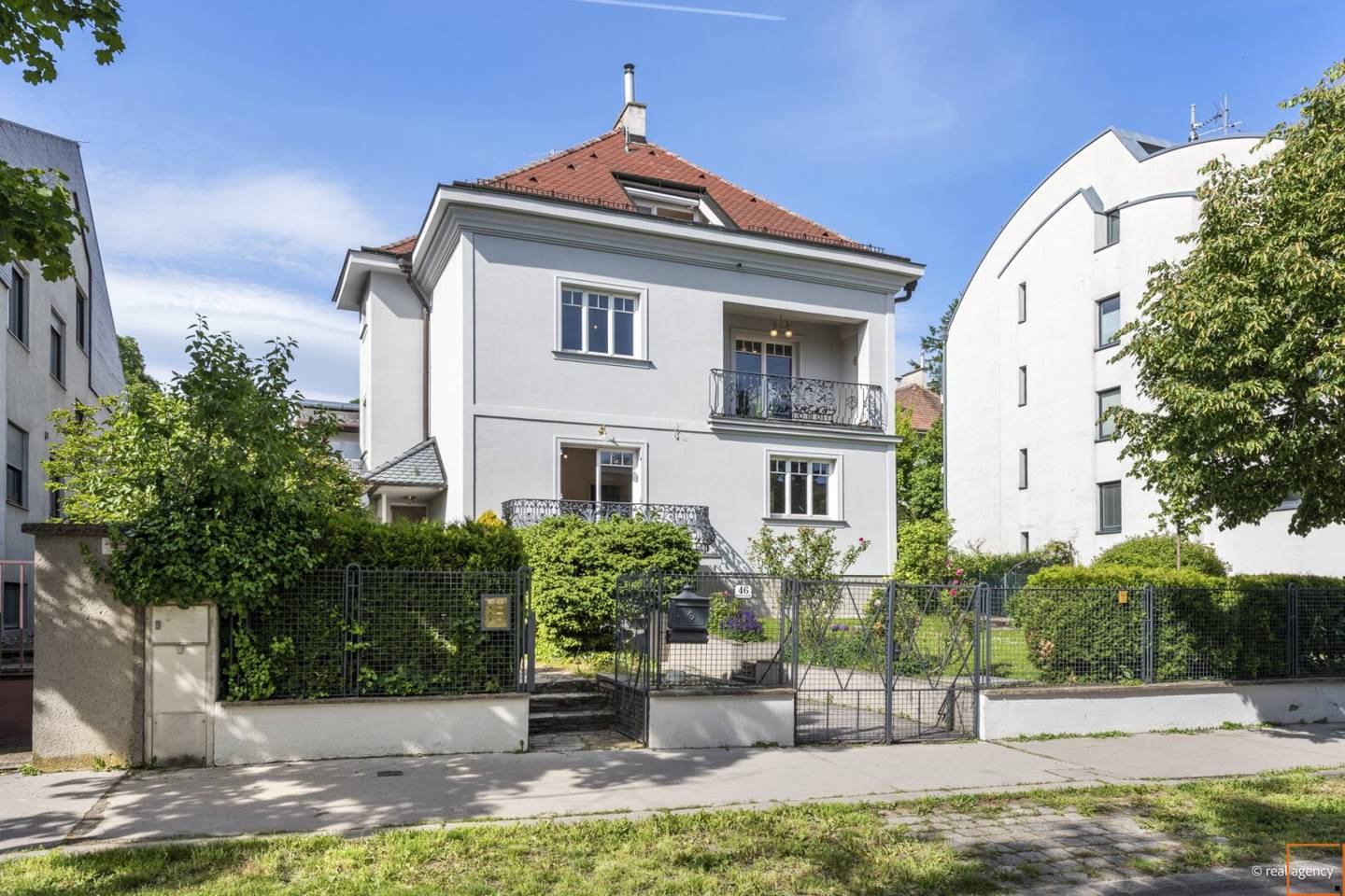 Charmante Familienvilla aus den 1930er Jahren in zentraler Döblinger Lage