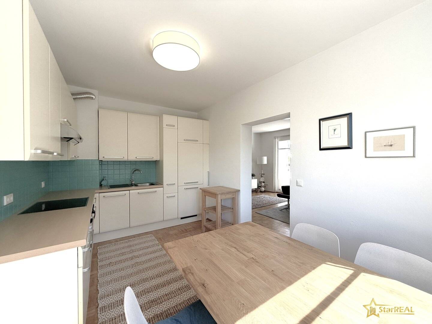 RENOVIERTER SOFORTBEZUG IN VELDENER ZENTRUMSNÄHE! MÖBLIERTES 3 ZIMMER-EIGENTUM MIT BALKON IN SÜD-WEST-LAGE.