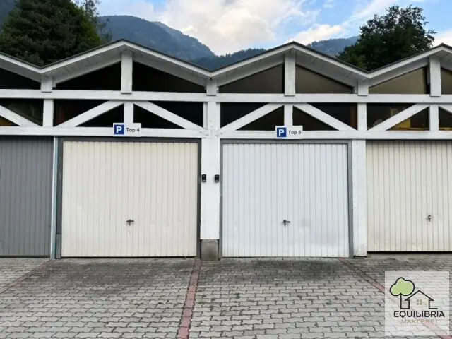 Stunning Views in Bad Hofgastein: Charming 2-Room Apartment with Loggia and Top Location