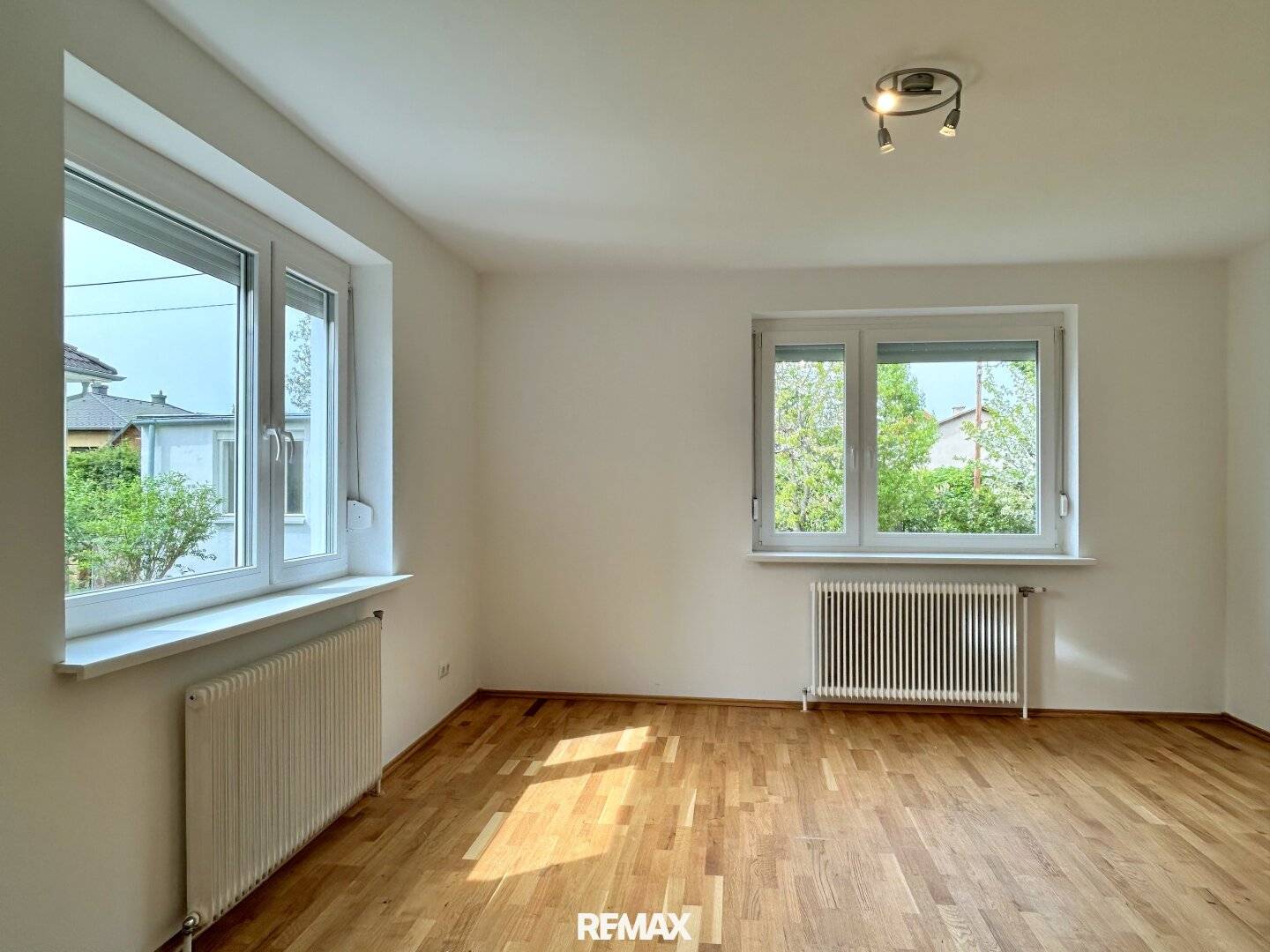 VERKAUFT - 7 große Zimmer!