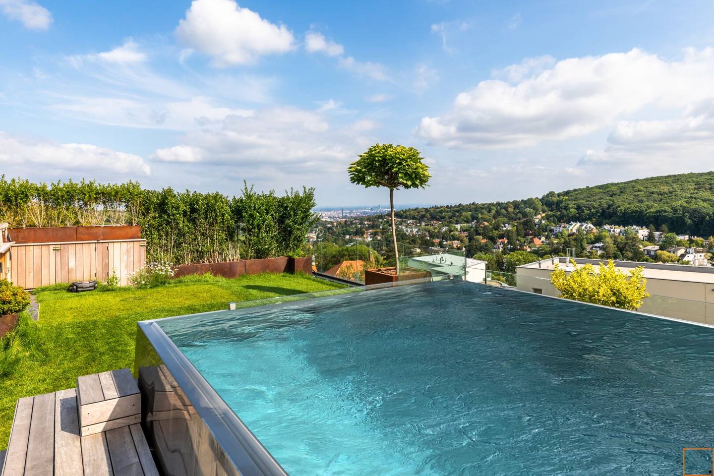 ERSTBEZUG: Luxuriöses Penthouse mit Dachgarten, Pool und atemberaubenden Wienblick