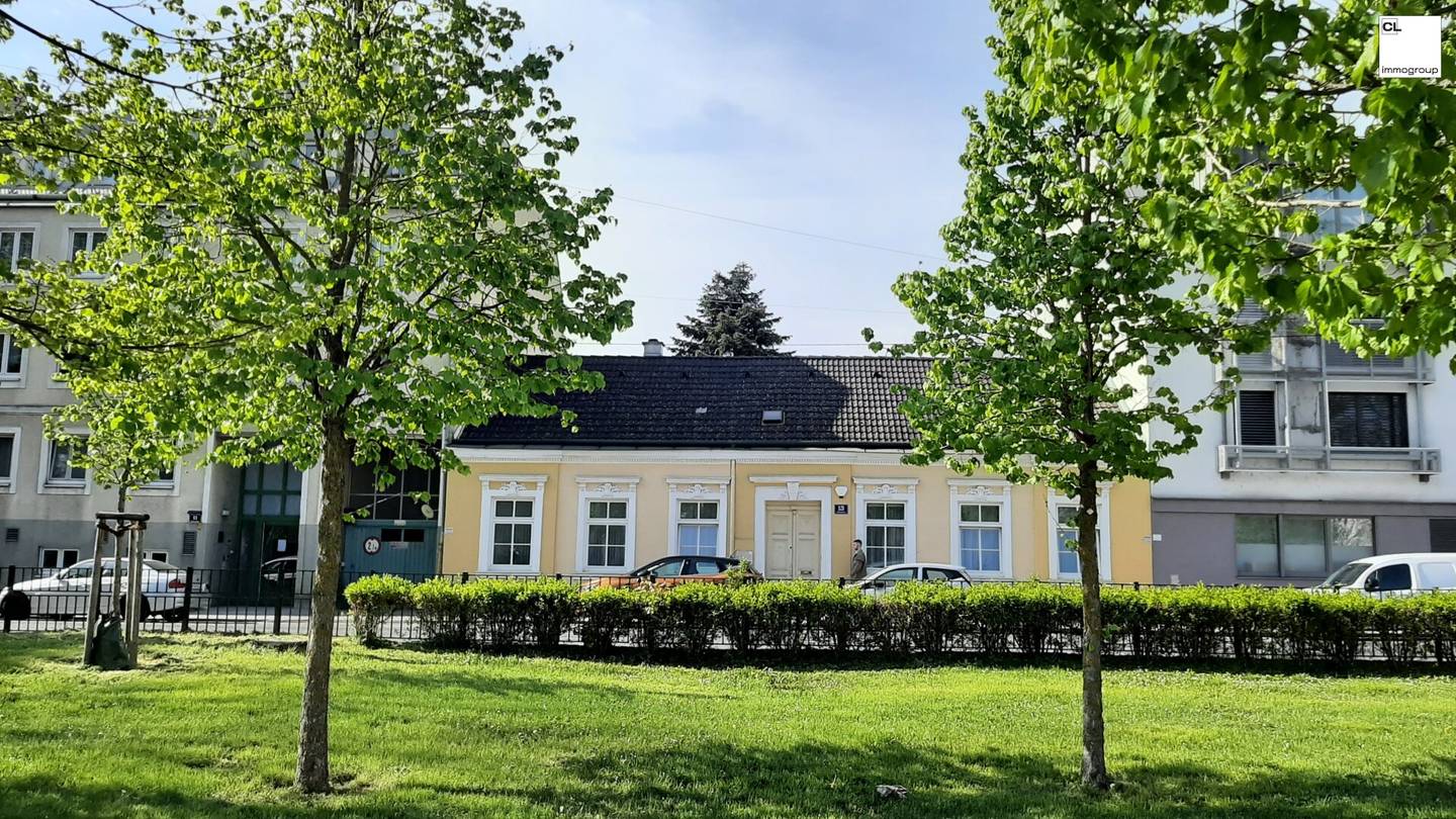 City villa in the Biedermeier style Discover your garden oasis!