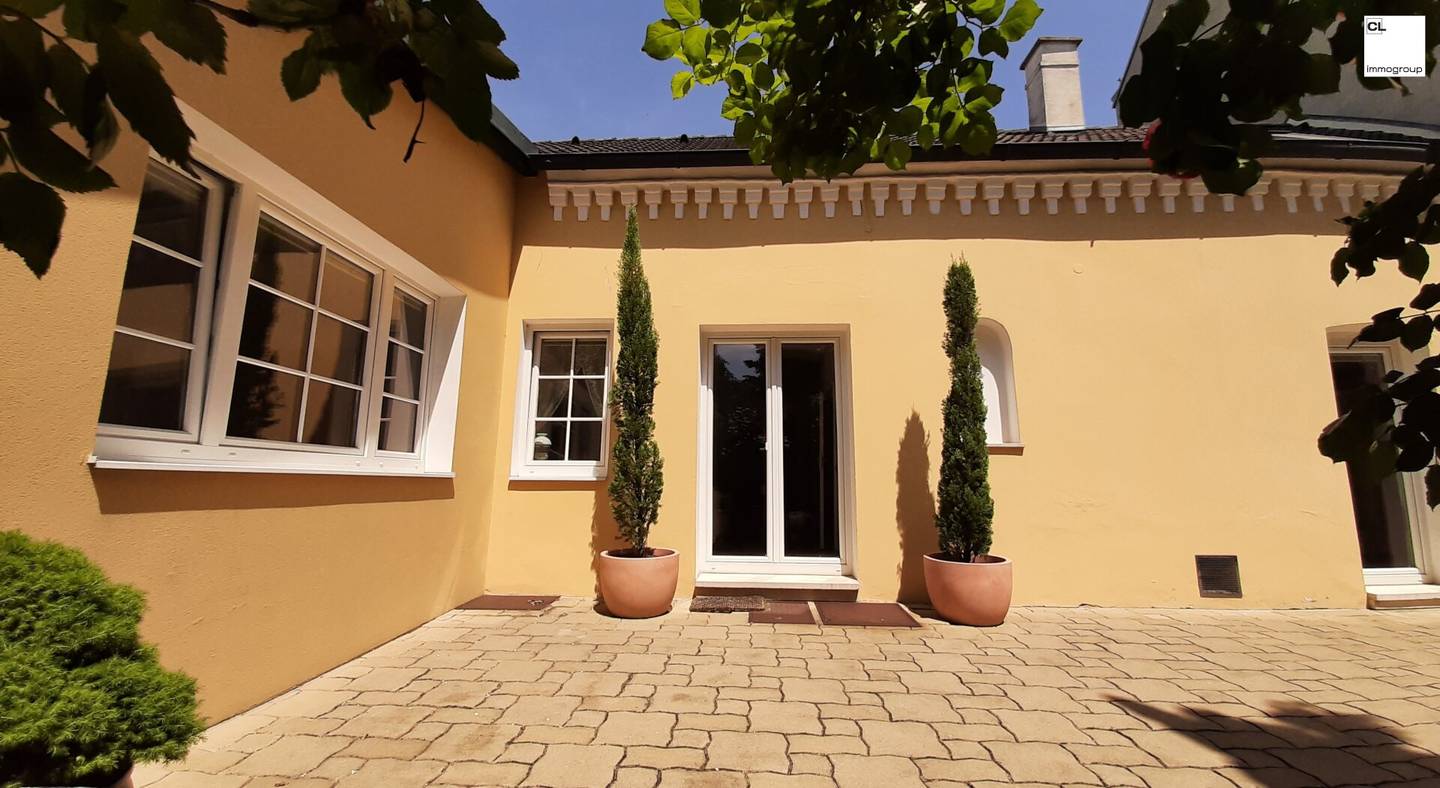 City villa in the Biedermeier style Discover your garden oasis!