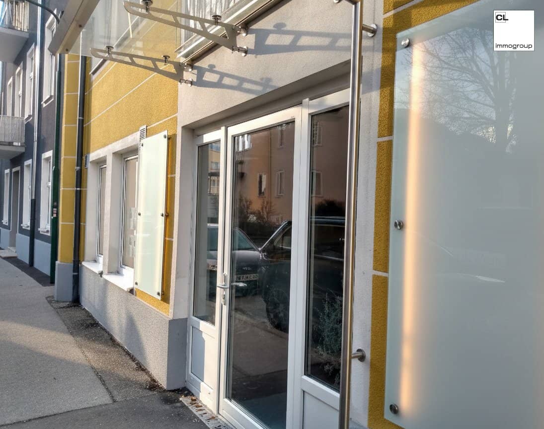 Bright, beautiful and centrally located ground-floor commercial premises near Kurpark, Bad Ischl; 3 rooms with kitchen, WCs and archive