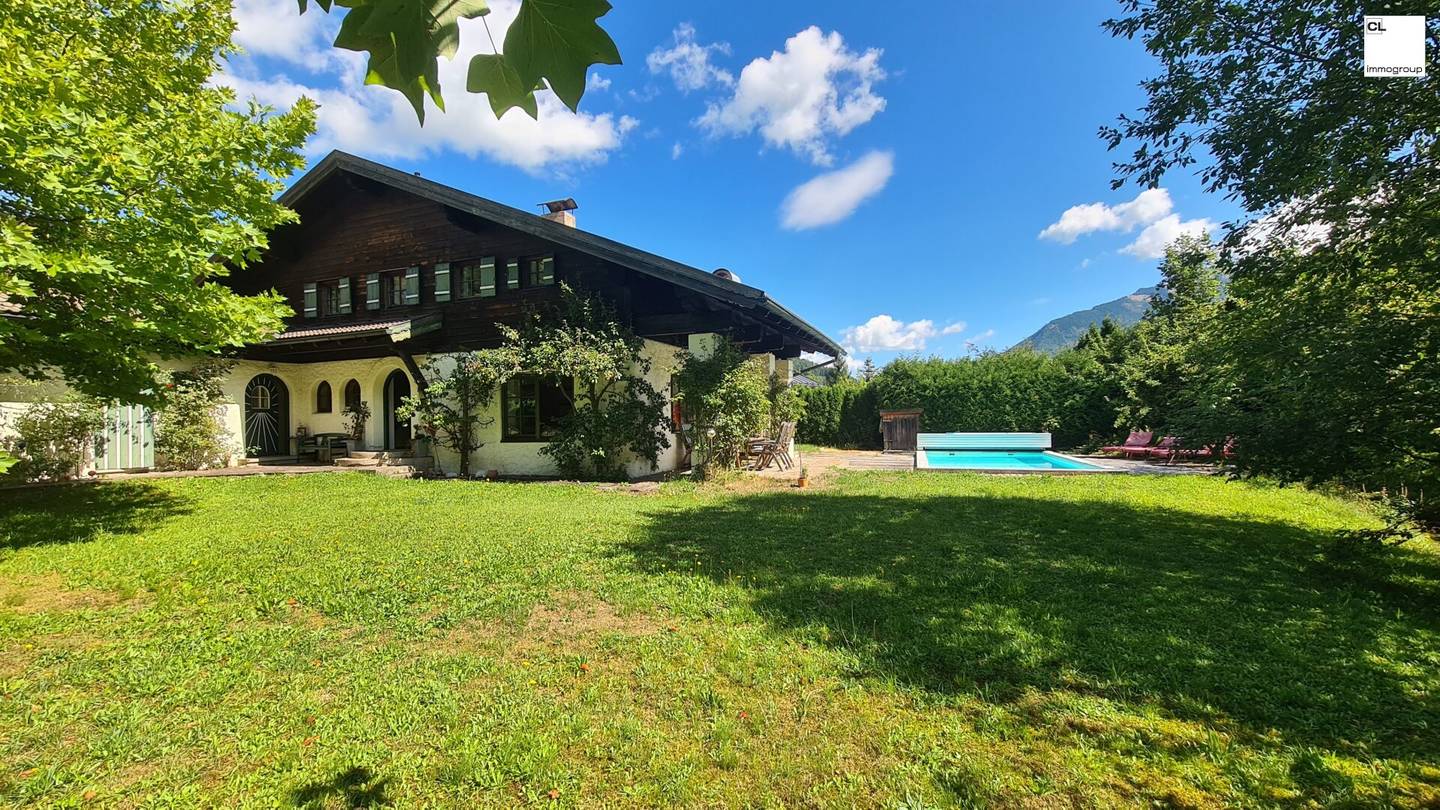 Summer Retreat at Wolfgangsee in German: Sommerfrische am Wolfgangsee? Wait, I must correct