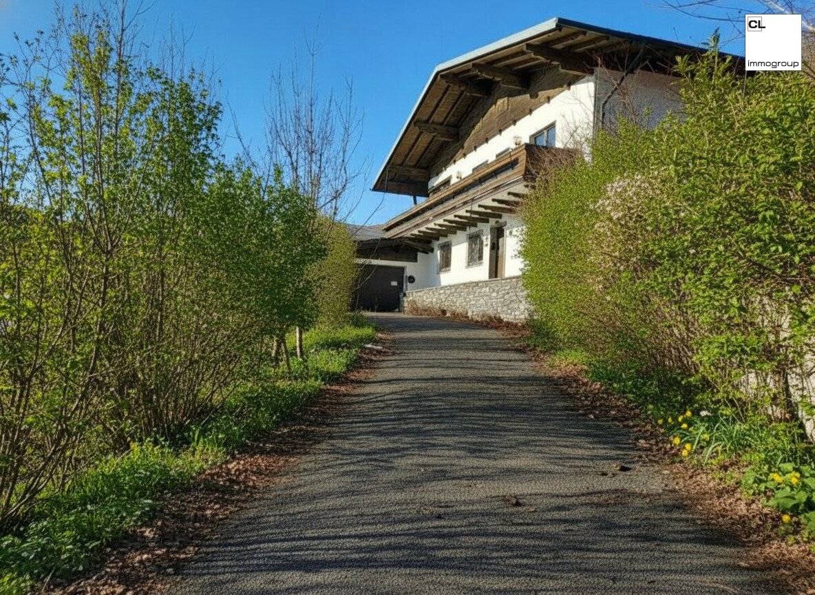 Grundstückshälfte noch verfügbar - Toplage im Zentrum von Seewalchen