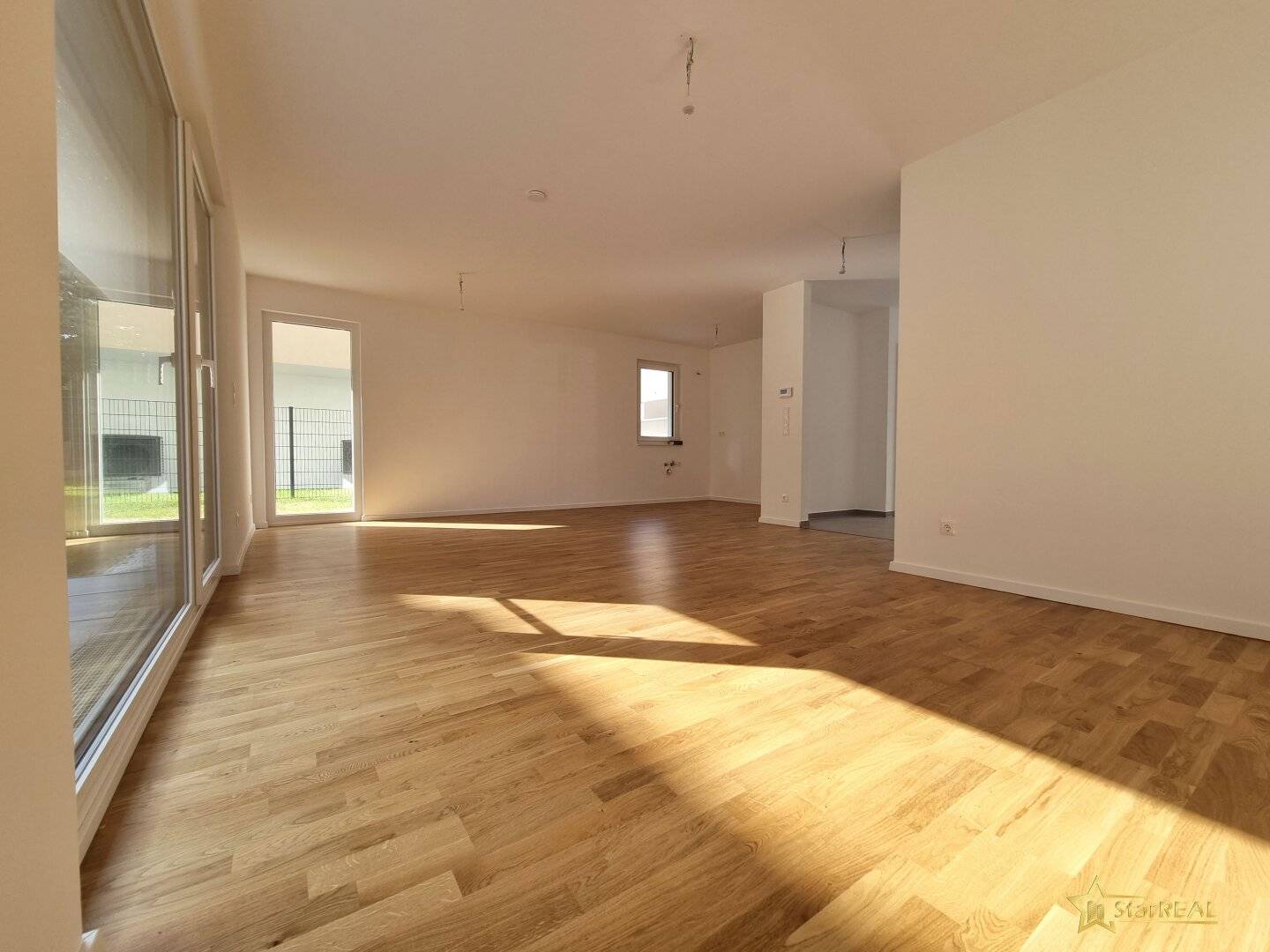 NOCH 1 HAUS FREI! PREIS REDUZIERT! SCHLÜSSELFERTIG. 144 m² WOHNNUTZFLÄCHE, 5 ZIMMER, 2 BÄDER, 3 WC's. INKLUSIVE KFZ-STELLPLATZ.