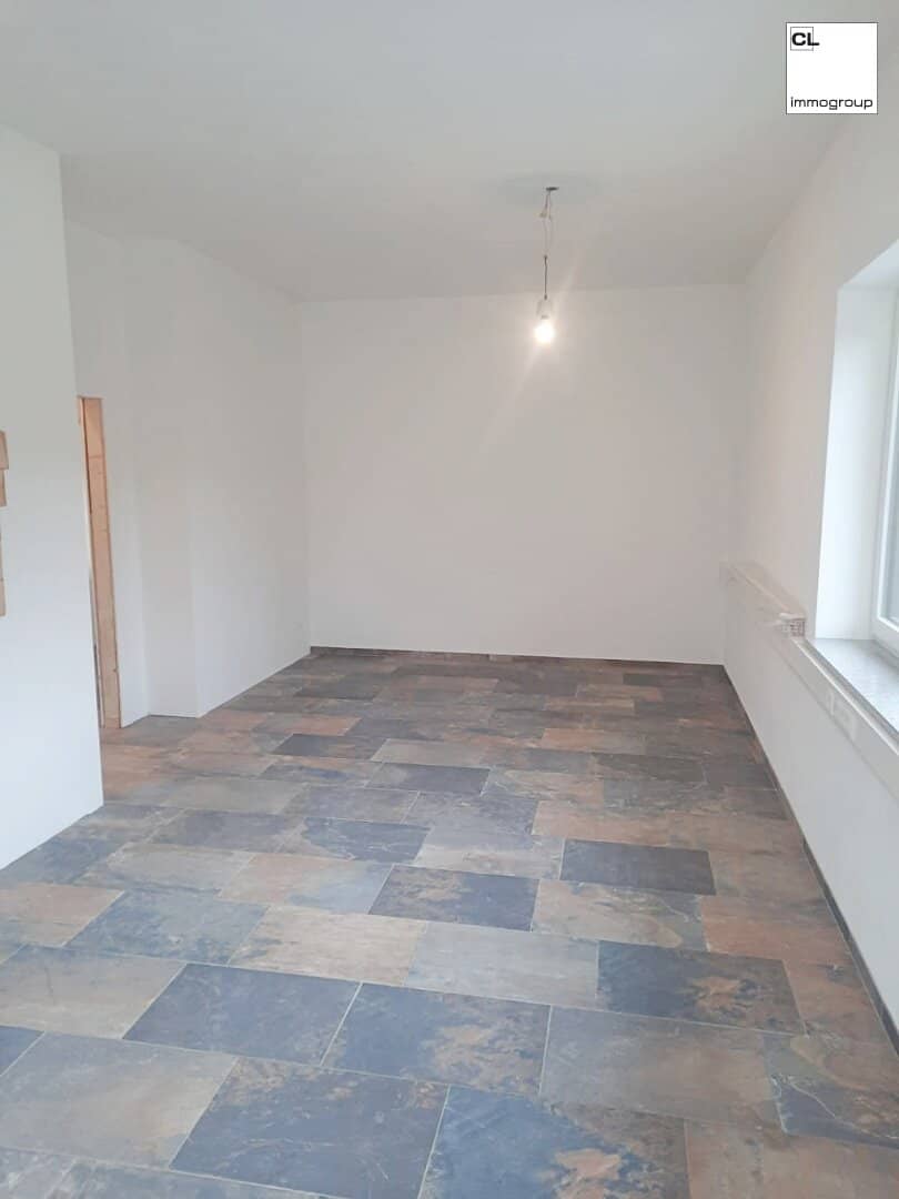 Your new location in Oberwang! Spacious office now for rent