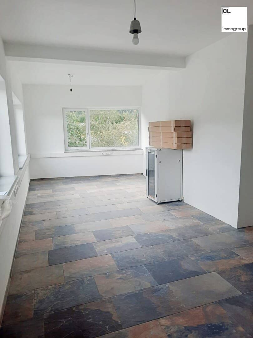 Your new location in Oberwang! Spacious office now for rent