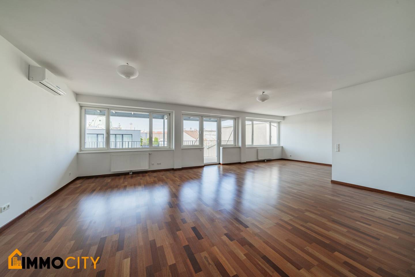 Hoch-Exklusiv und Moderne 4-Zimmer Wohnung (klimatisiert) im 7.Liftstock, nähe Karlskirche, Schwarzenbergplatz + 10 m² Balkon