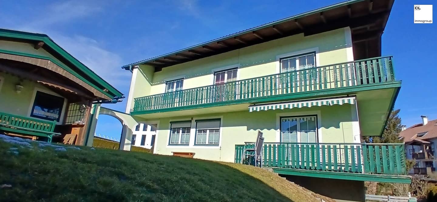 Großzügiges Zweifamilienhaus in Seekirchen am Wallersee - Ihr neues Zuhause mit schönen Ausblicken, großem Garten, Balkon nach Süden und Westen, Doppelgarage und Gartenlaube - vielseitig auf mehreren Ebenen nutzbar!