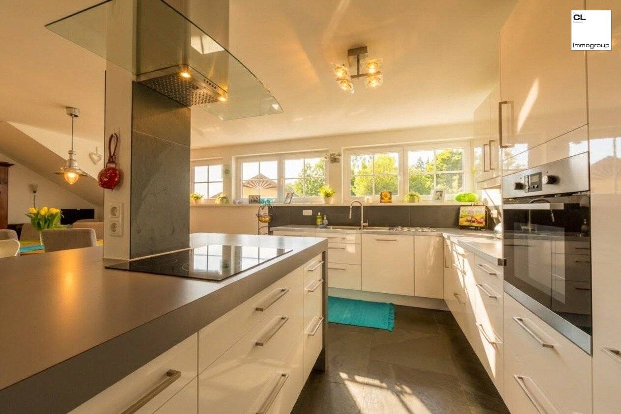 Living in Tiefgraben near Mondsee close to nature, exclusive and with a breathtaking view","de":"Wohnen in Tiefgraben bei Mondsee – naturnah, exklusiv und mit traumhaftem Ausblick