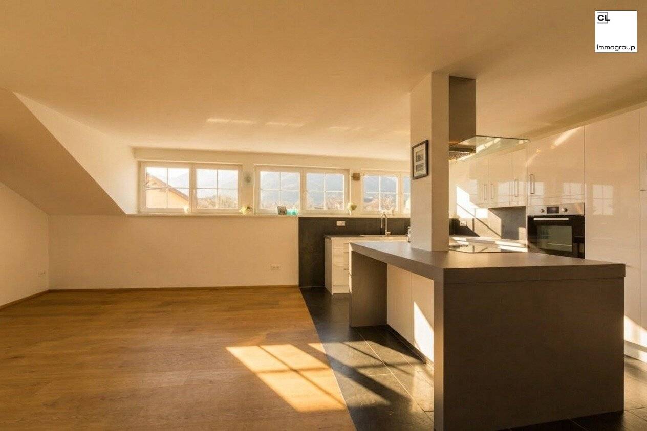 Living in Tiefgraben near Mondsee close to nature, exclusive and with a breathtaking view","de":"Wohnen in Tiefgraben bei Mondsee – naturnah, exklusiv und mit traumhaftem Ausblick
