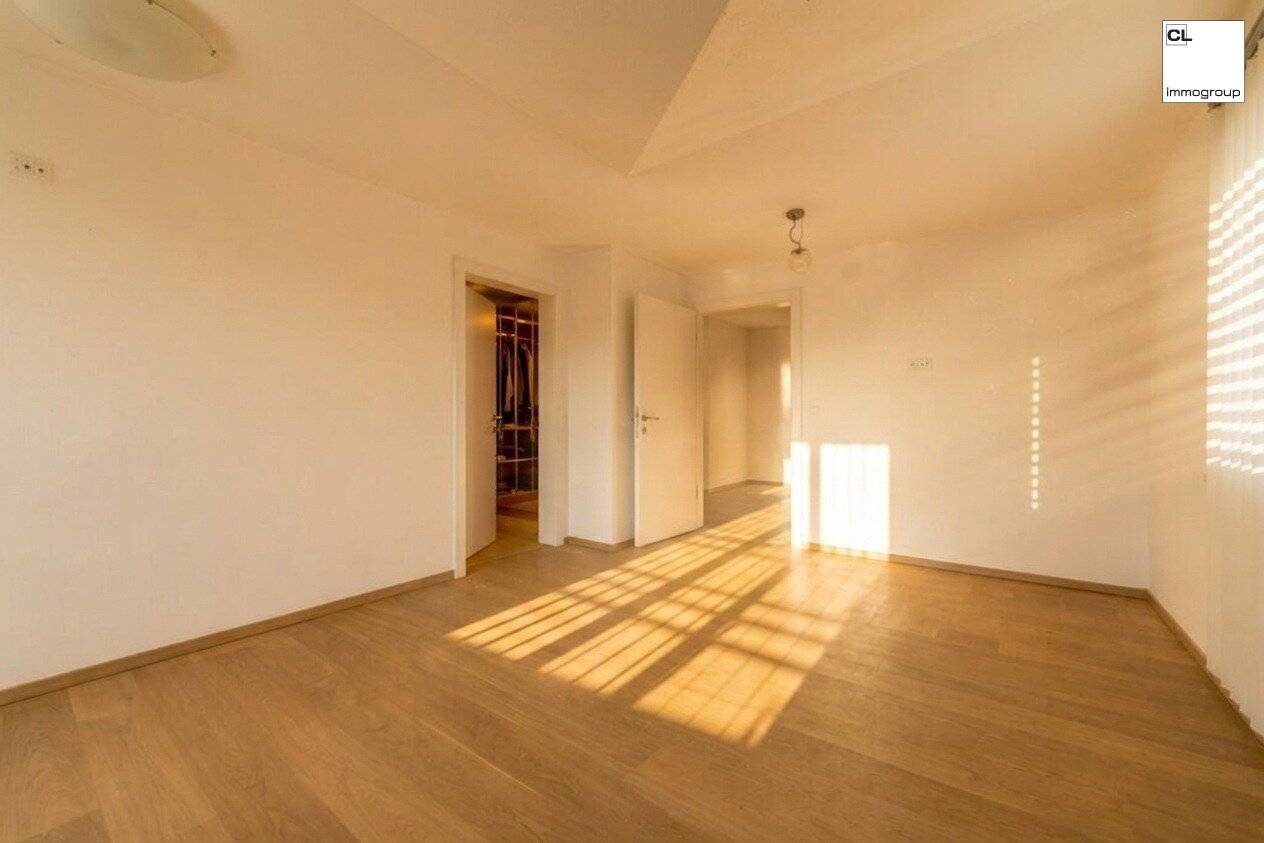 Living in Tiefgraben near Mondsee close to nature, exclusive and with a breathtaking view","de":"Wohnen in Tiefgraben bei Mondsee – naturnah, exklusiv und mit traumhaftem Ausblick