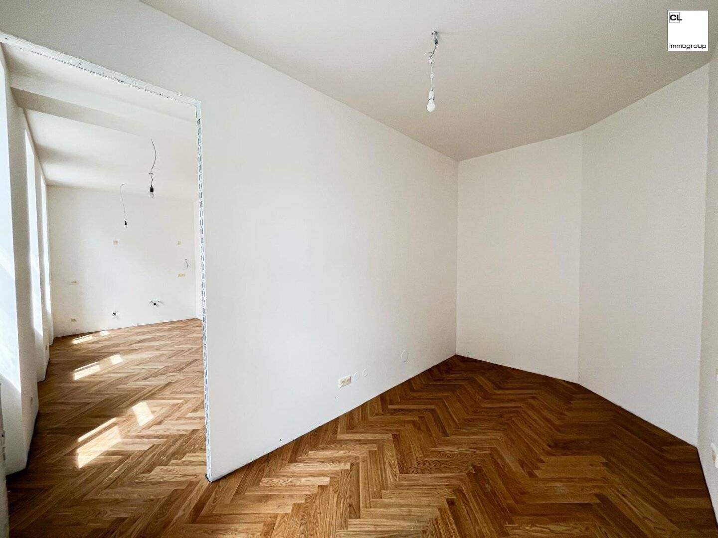 Stylish living near the Donaukanal charming old building project