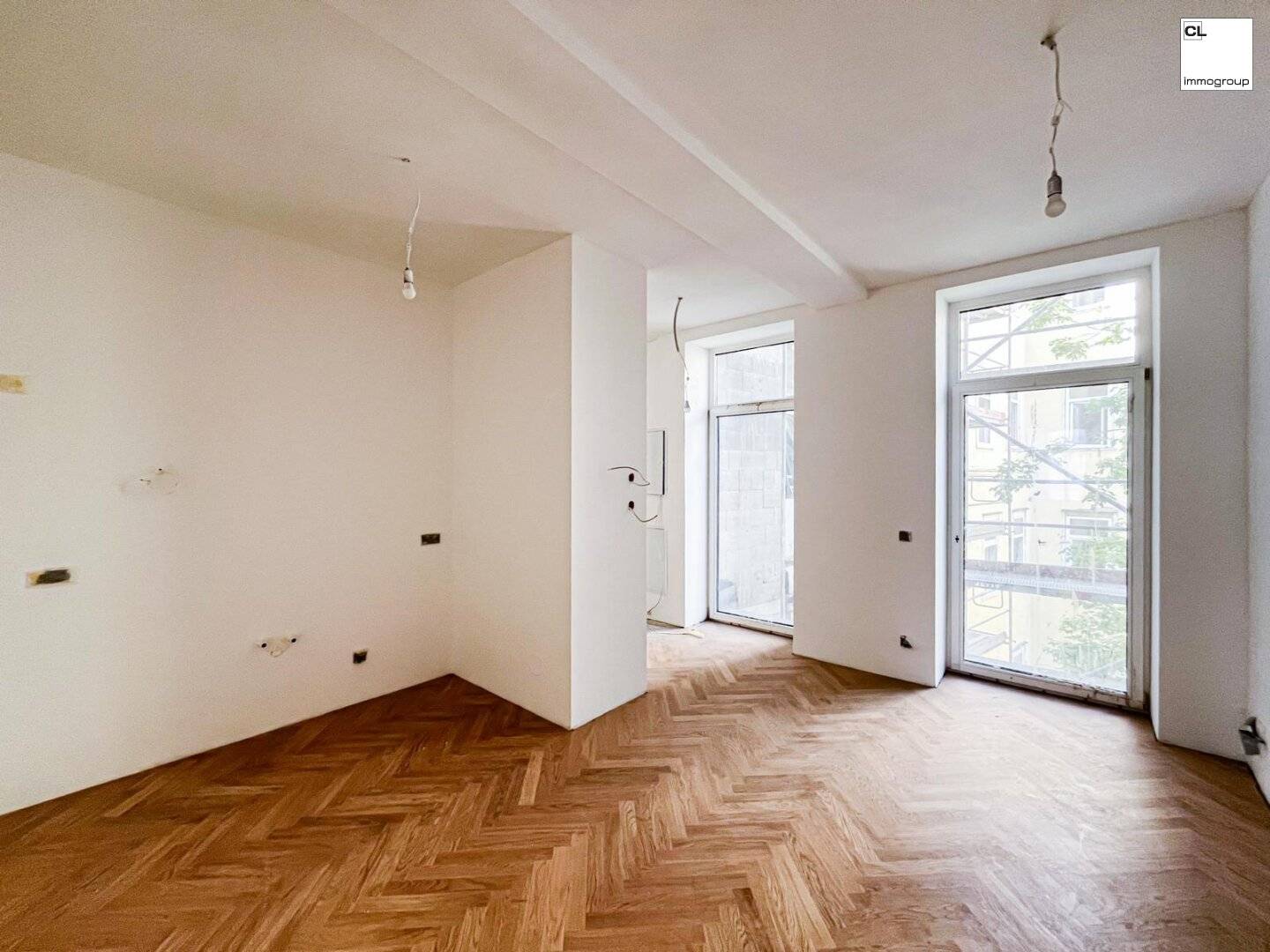 Stylish living near the Donaukanal charming old building project