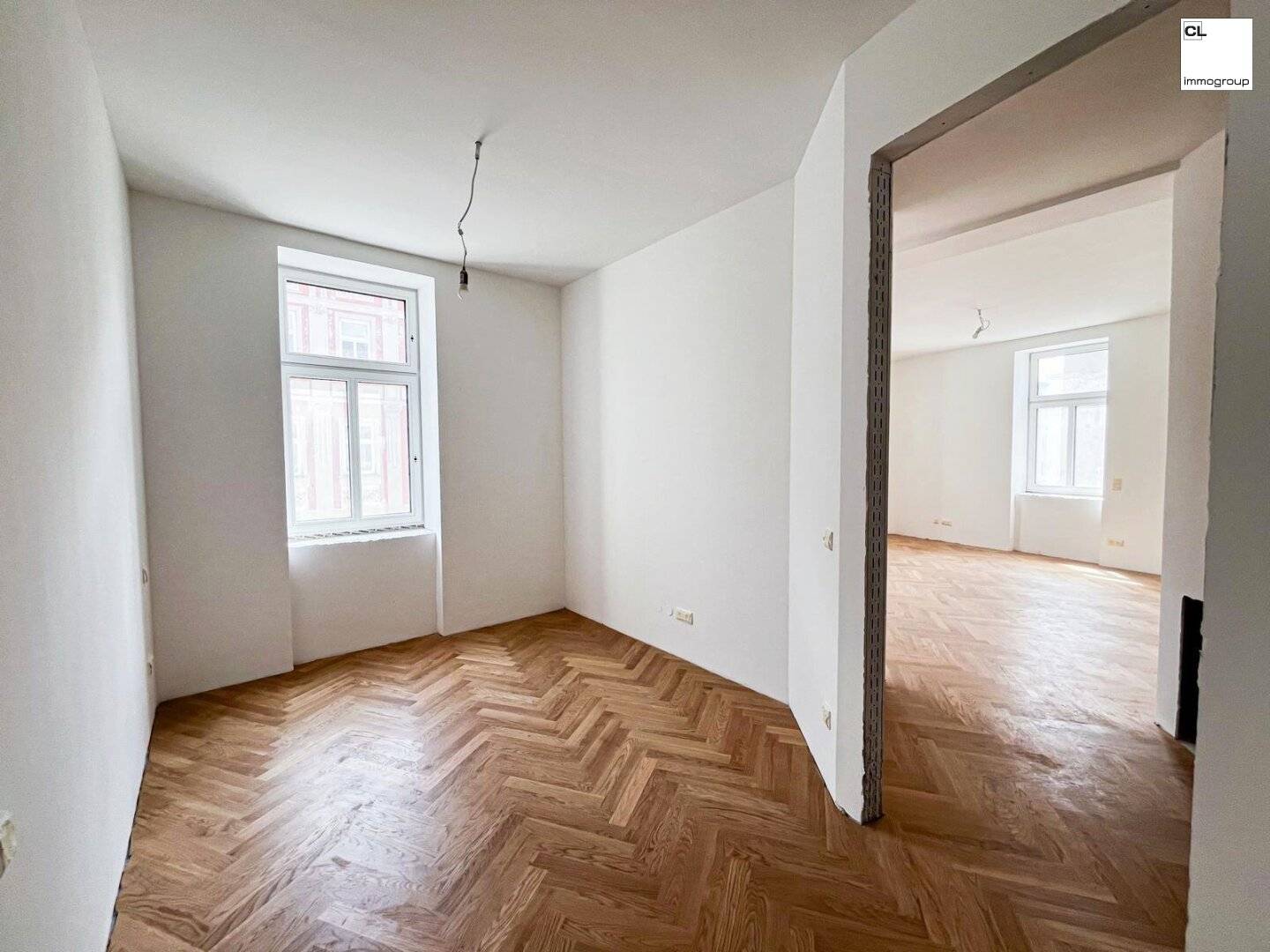 Stylish living near the Donaukanal charming old building project