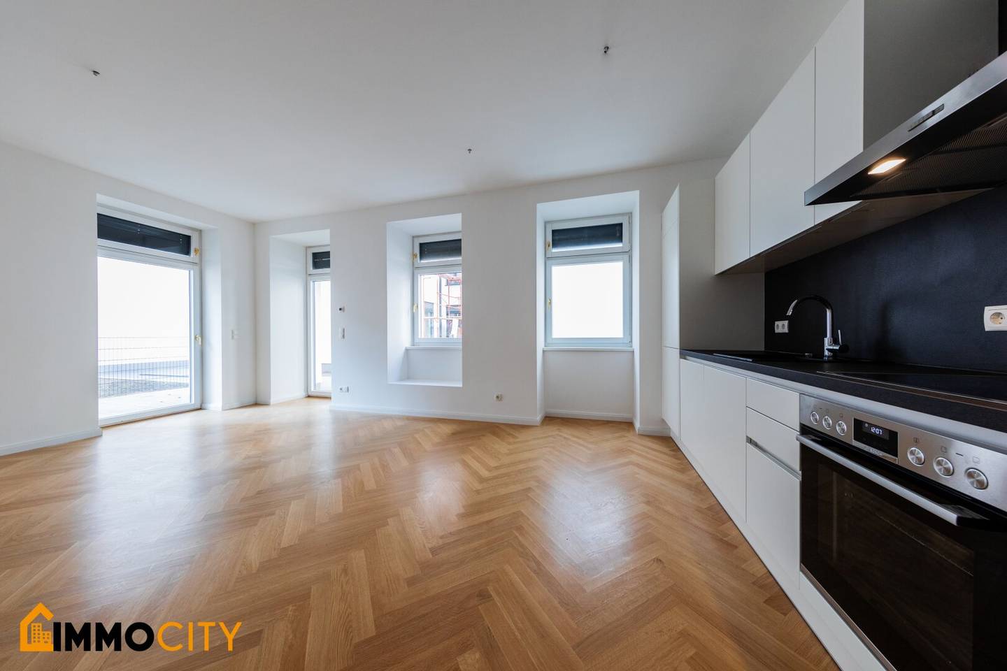 Hochexklusive 2-Zimmerwohnung mit sonnigem Eigengarten + Weinkeller nähe Mariahilfer Straße!