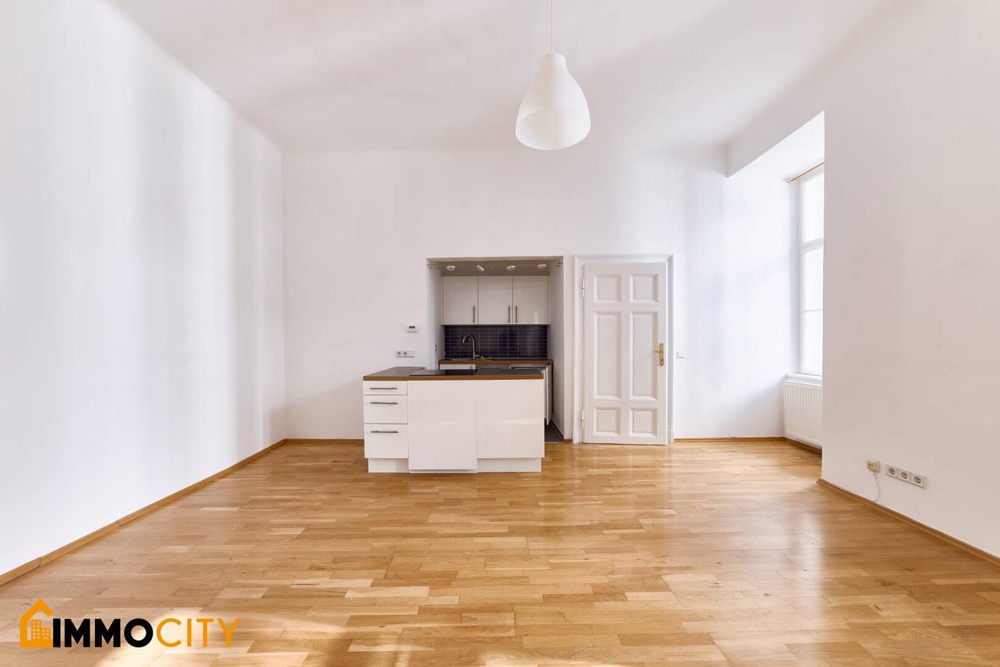 Charming two room apartment at Mayerhofgasse 7 courtyard side quiet location with style and lift
