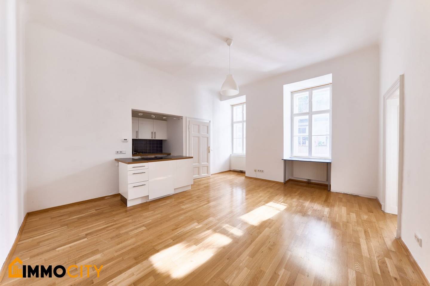 Charming two room apartment at Mayerhofgasse 7 courtyard side quiet location with style and lift