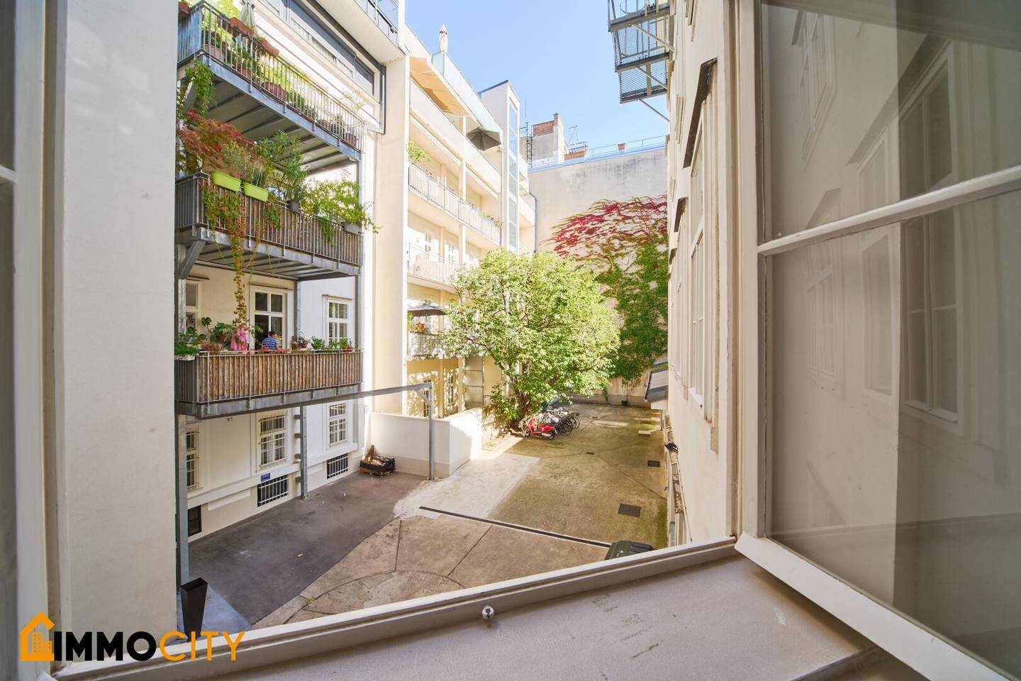 Charming two room apartment at Mayerhofgasse 7 courtyard side quiet location with style and lift