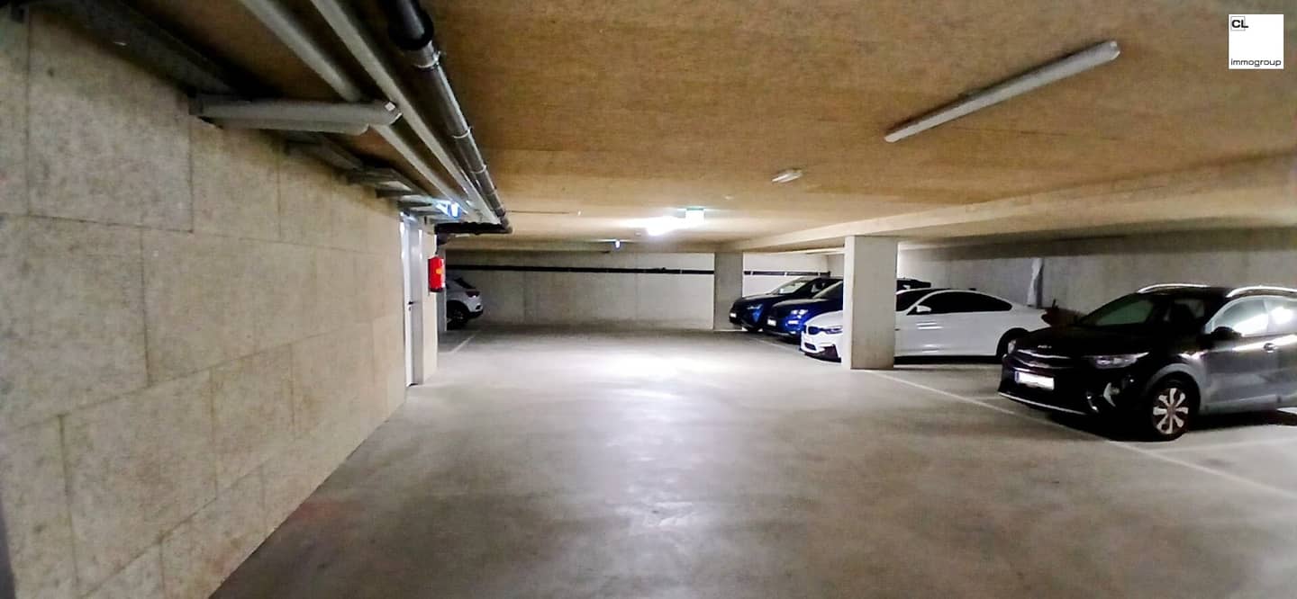 Moderne, helle PKW-Stellplätze in der Tiefgarage, günstige Lage in Josefiau, nahe Zentrum Herrnau, Freisaal, Alpenstraße (Kfz-TG-Parkplatz)