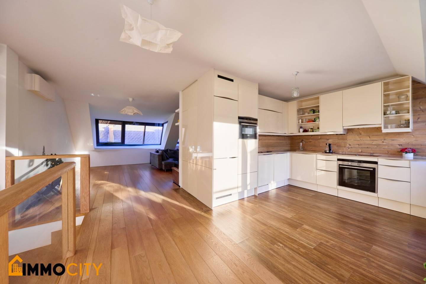 Exclusive 4-room attic apartment with terrace in close proximity to the city center – Mayerhofgasse 7, 1040 Vienna