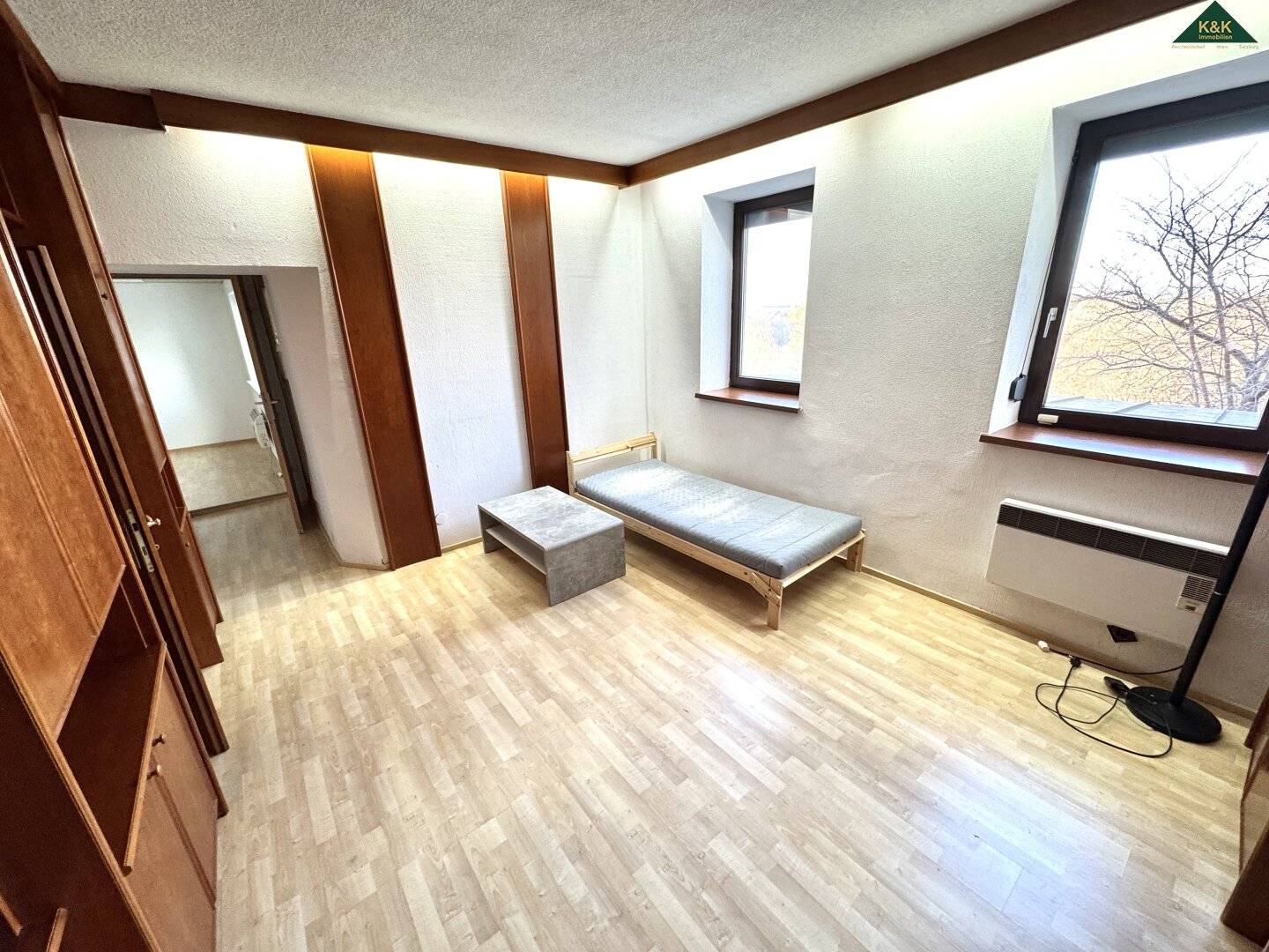 2.5 room apartment with lots of storage commission free