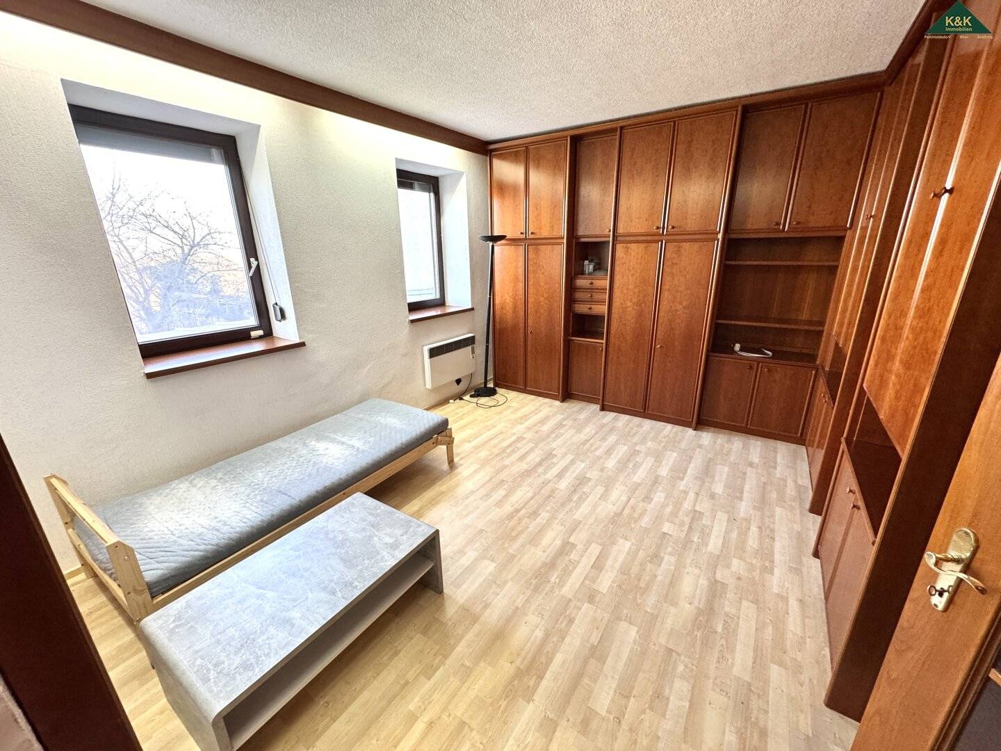 2.5 room apartment with lots of storage commission free