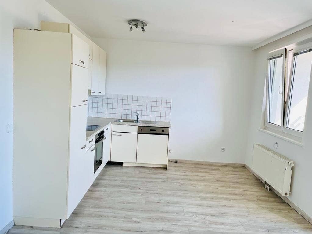 Befristet vermietete,  2-Zimmer-Wohnung mit Loggia, Dachterrasse &amp; Pool in Simmering!