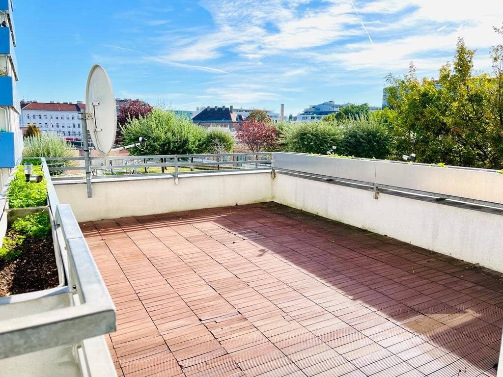 Befristet vermietete,  2-Zimmer-Wohnung mit Loggia, Dachterrasse &amp; Pool in Simmering!