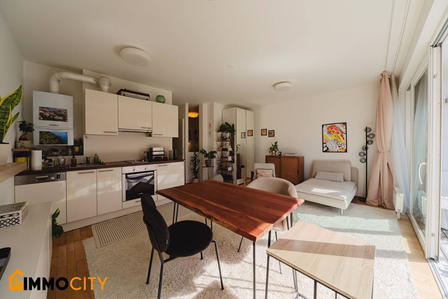 Charmante Wohnung mit Loggia inkl. Küche (Bosch), klimatisiert, in der Kaiserstraße 26, 1070 Wien, Nur 300 m entfernt zur Mariahilfer Straße
