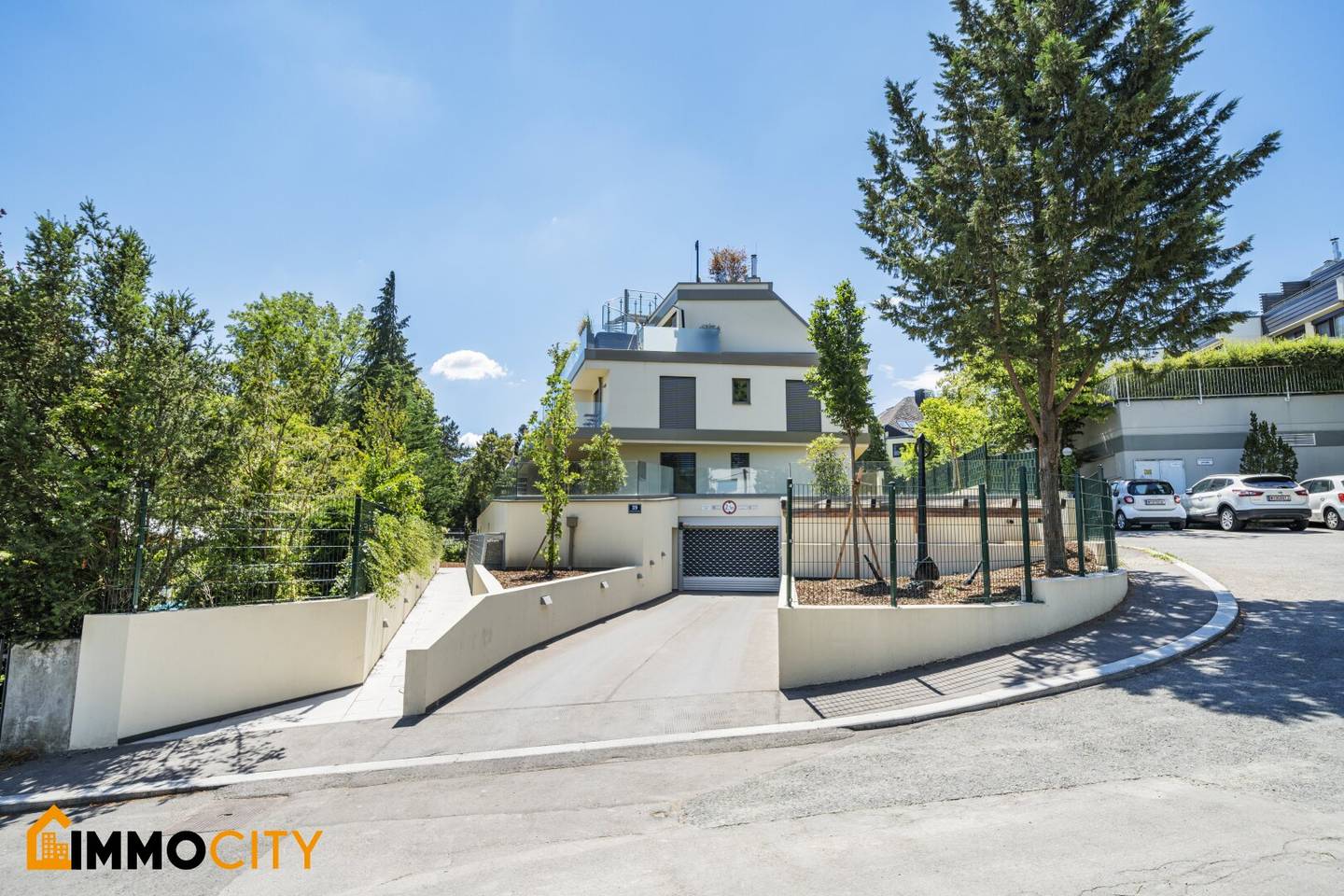 Ihre neue Dach-Traumwohnung, Wohnen im Grünen: XXL-Dachterrasse mit Panoramablick und 3 Stellplätzen im 13. Bezirk