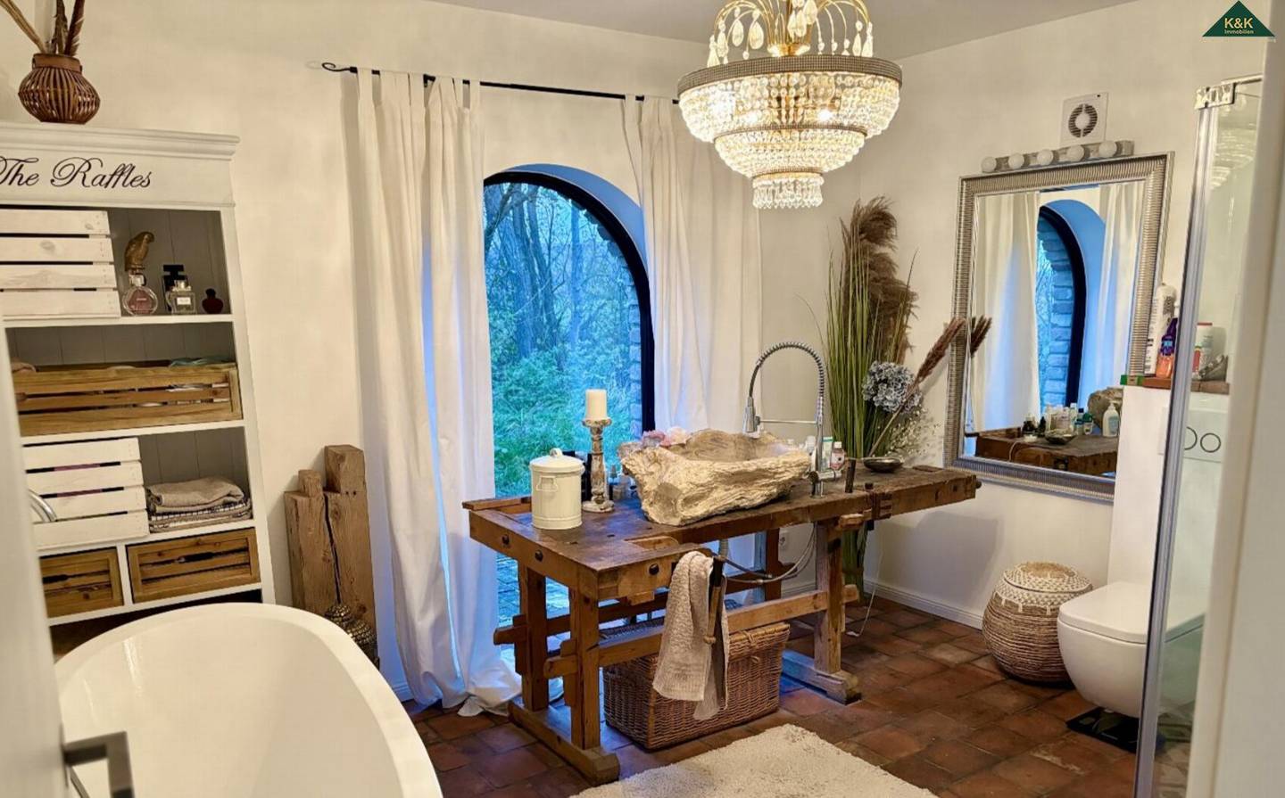 Wonderful Living in Beautifully Converted Barn Chalet