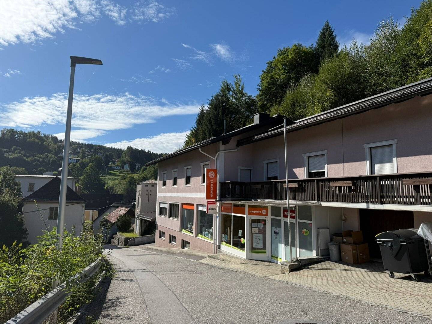 MÖGLICHKEIT - Preis/Leistung unschlagbar - Ertragsliegenschaft gemischt mit Gewerbe und Wohnungseigentum - bestandsfrei (2 Wohnungen + ein Geschäft)