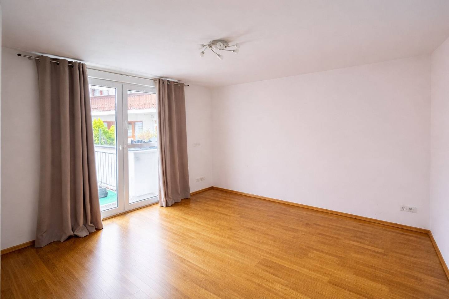 3-Zimmer-Wohnung in bester zentraler Lage – ideal für Wohnen und Arbeiten!