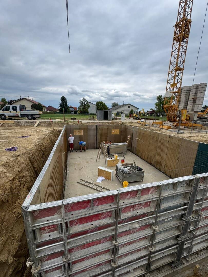 BAUSTART ERFOLGT NUR NOCH 5 EINHEITEN FREI großzügige Gartenflächen ab 342 m² 10 Einheiten verfügbar (Förderung möglich) MUSTERHAUS VORHANDEN