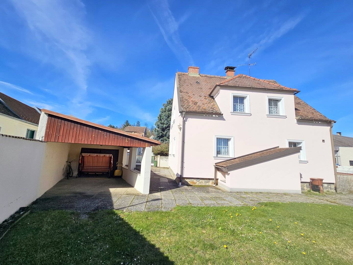 Rarität - Traumhaftes Einfamilienhaus im Weinviertel mit Nebengebäude und inkludiertem, originalem Weinkeller!