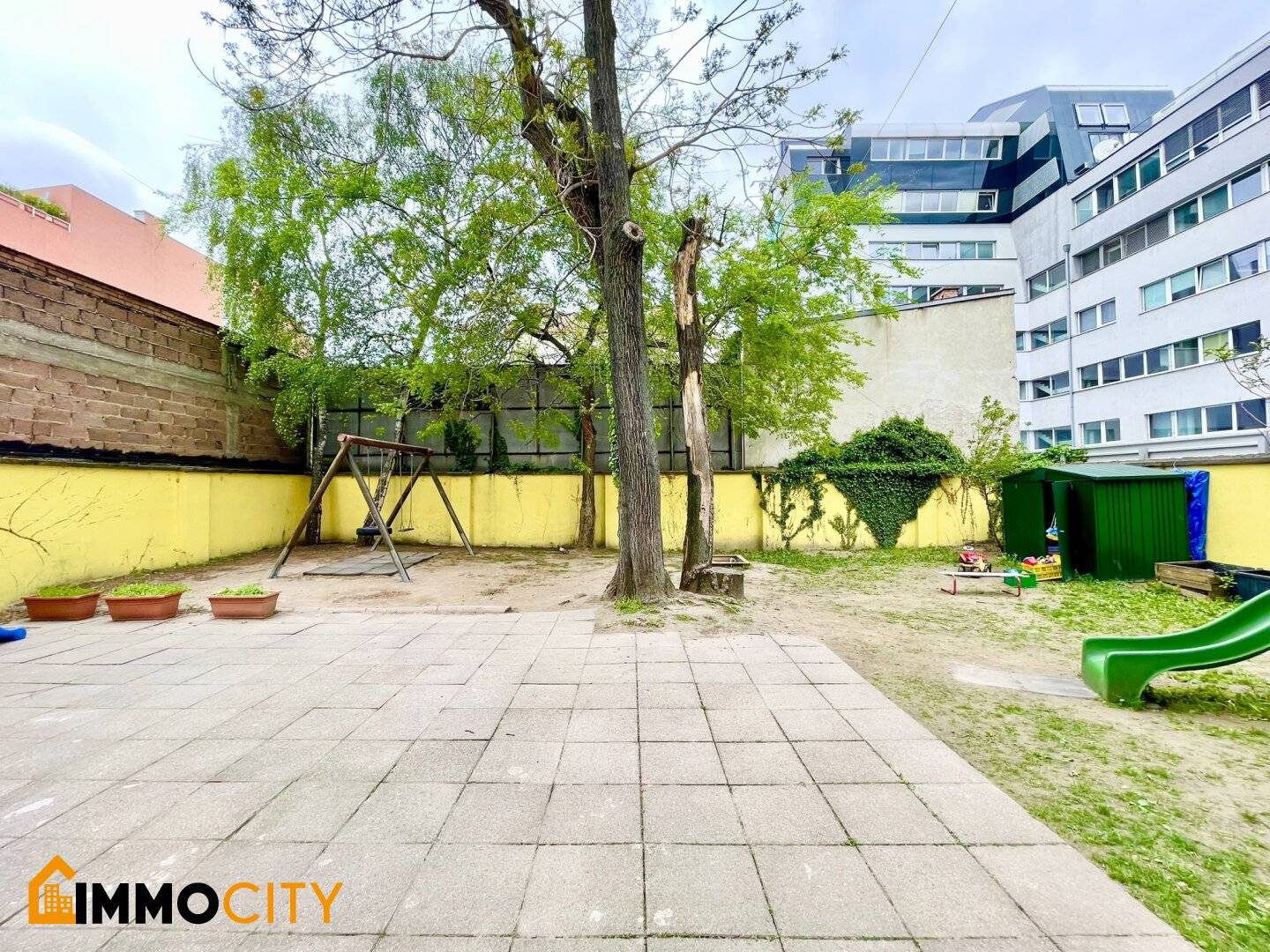 For rent: Charming kindergarten + 225 m² garden area and children's playground in the Schönbrunner Straße 152, 1120 Wien